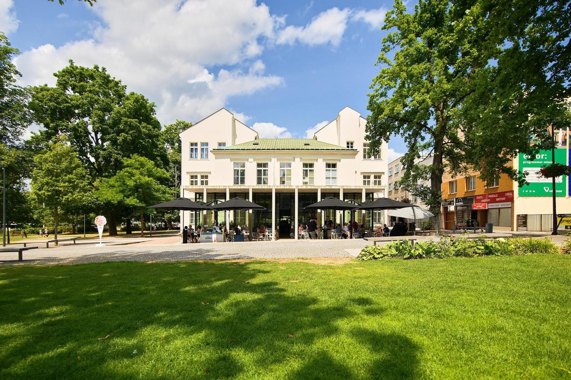 Apartamento Rezidence Sadova Zlín Exterior foto